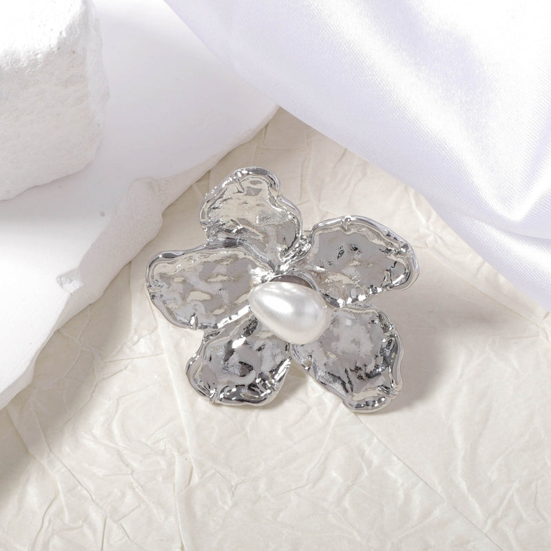 Hurmaava Helmi Sormus jokaiseen tilaisuuteen