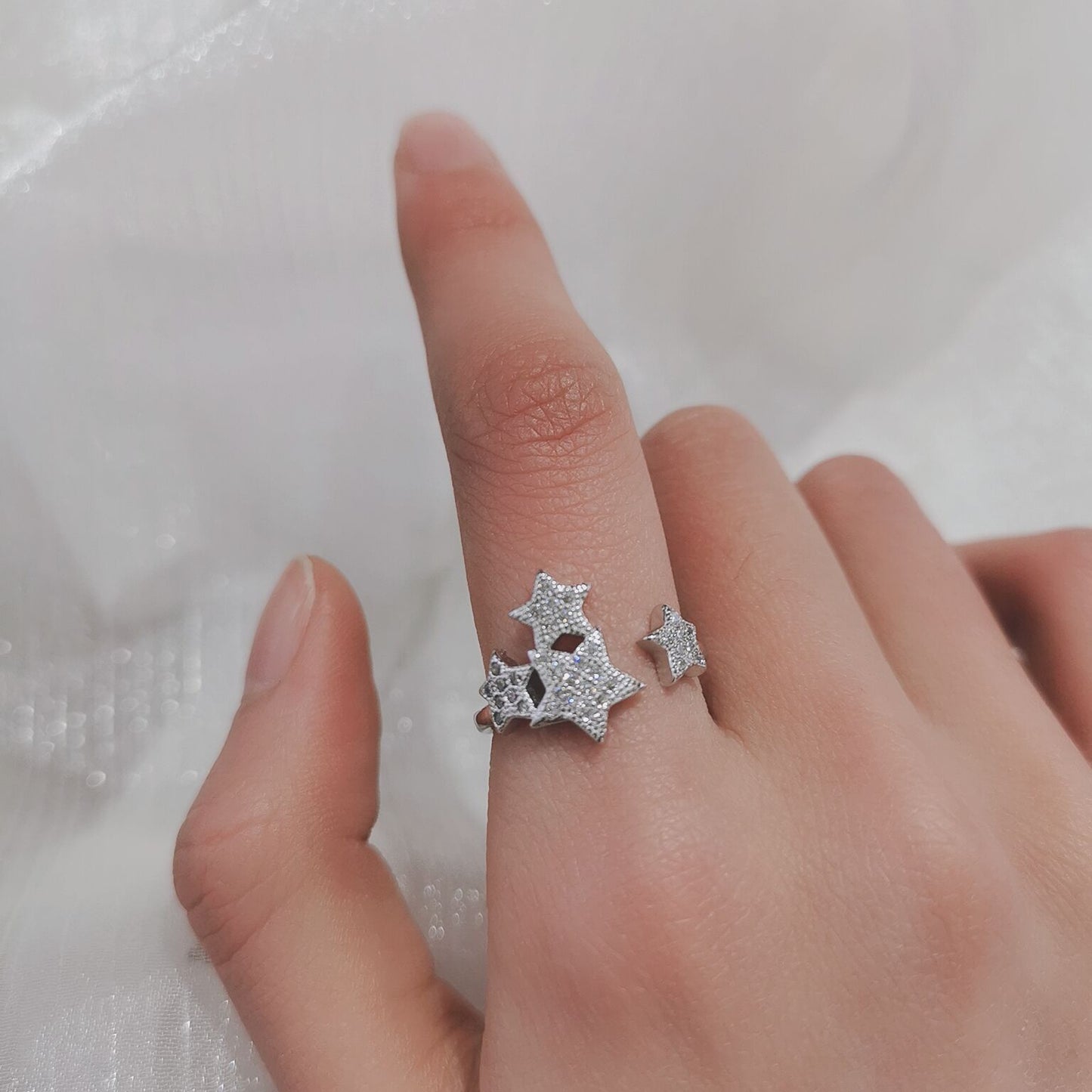 Romanttinen Sormus erityisiin hetkiin