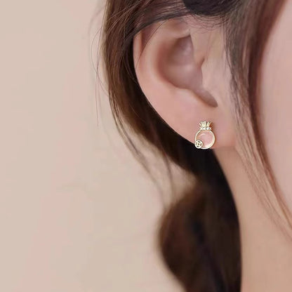 Kaunis Korvarengas ainutlaatuisella tyylillä