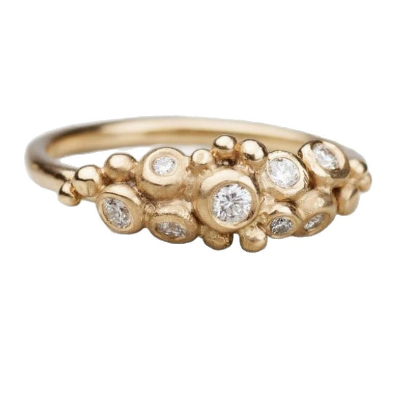 Hurmaava Sormus jokaiseen tilaisuuteen