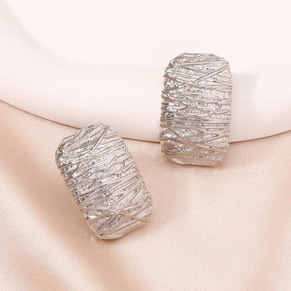 Elegantti Korvarengas jokaiseen tilaisuuteen