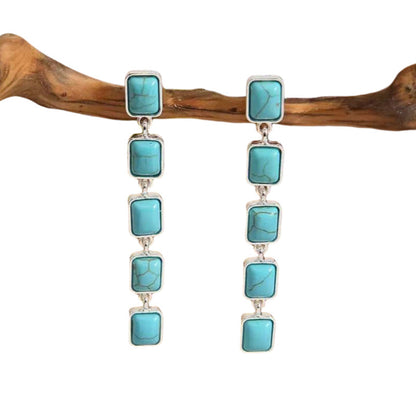 Klassinen Sormus ajattomalla viehätyksellä