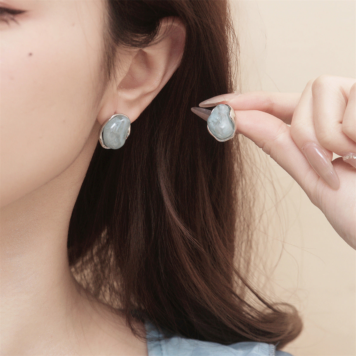 Kaunis Korvarengas ainutlaatuisella tyylillä