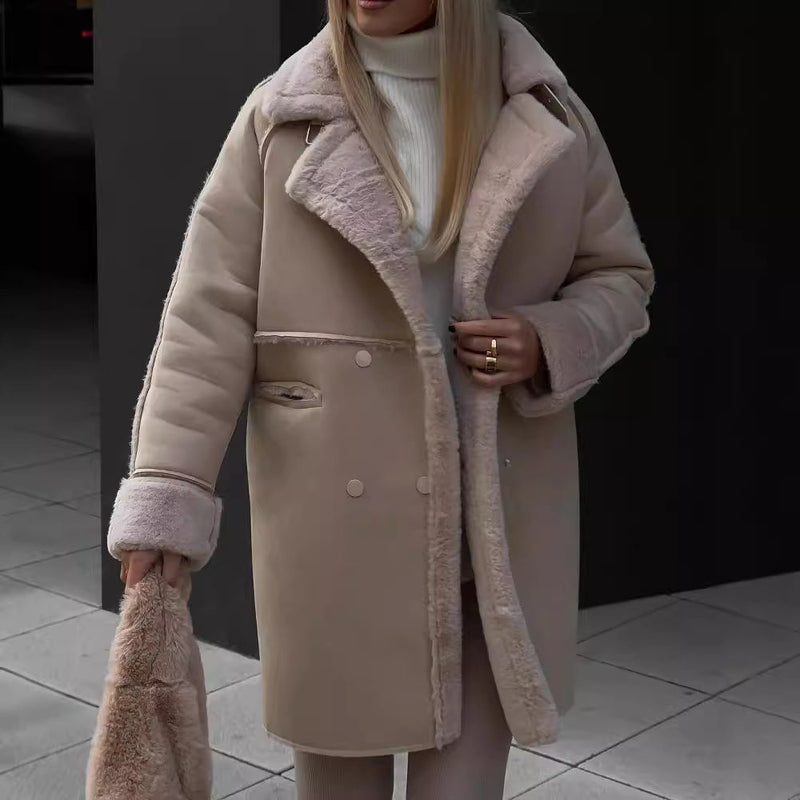 Well Tailored Coat with a Graceful Silhouette
