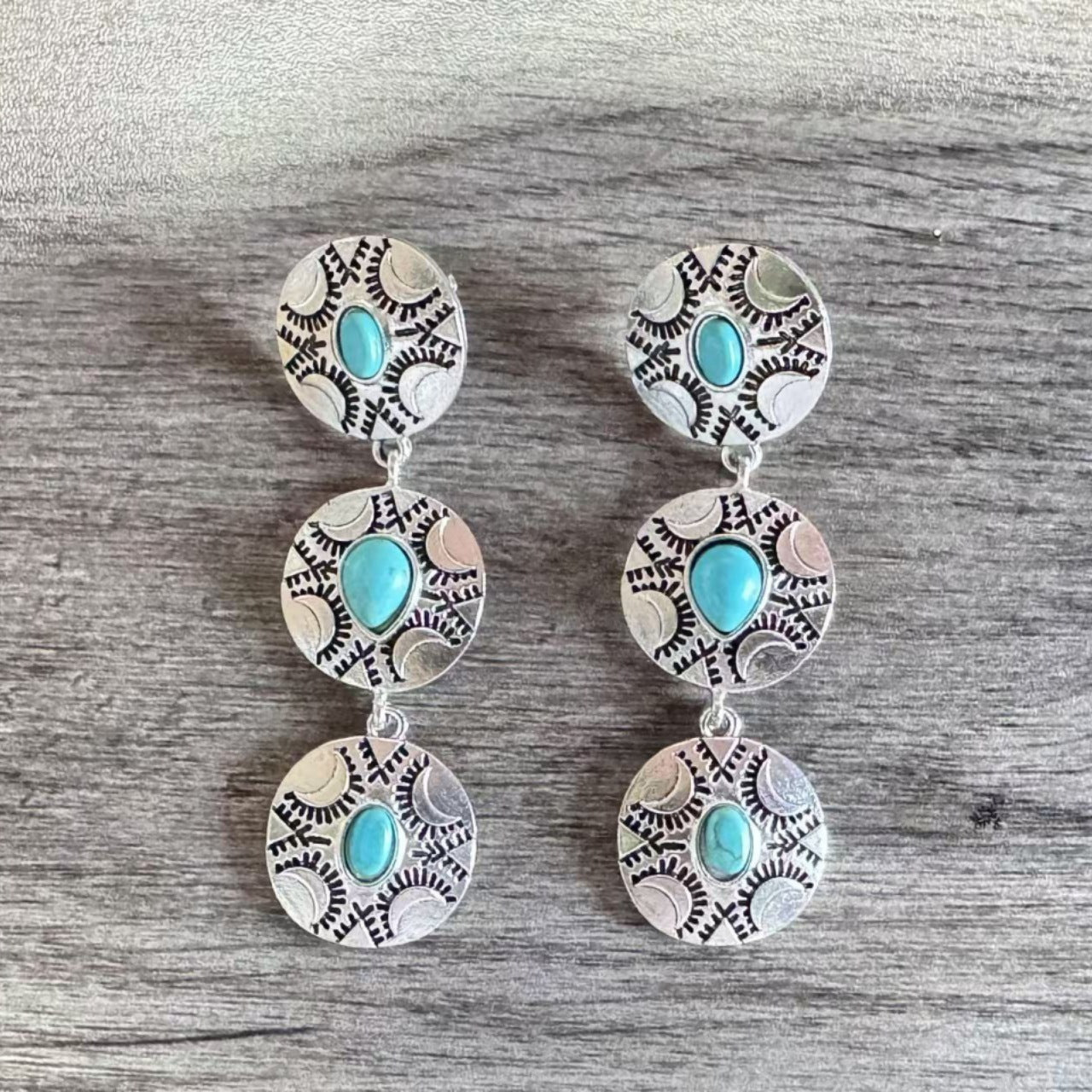 Käsintehty vintage Korvarengas