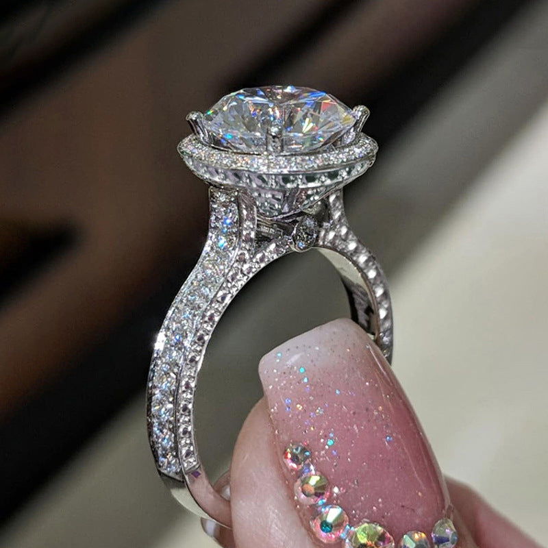 Romanttinen Sormus erityisiin hetkiin