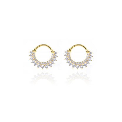 Kaunis Korvarengas ainutlaatuisella tyylillä