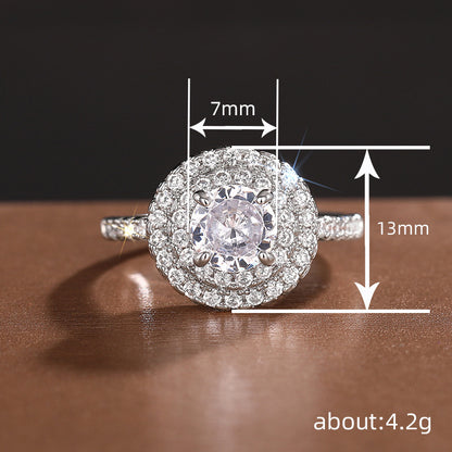 Klassinen Sormus ajattomalla viehätyksellä