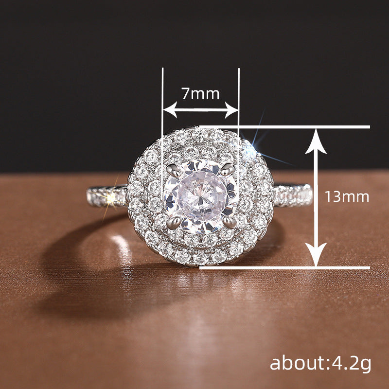 Klassinen Sormus ajattomalla viehätyksellä