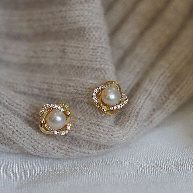 Hurmaava Helmi Korvarengas jokaiseen tilaisuuteen