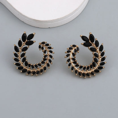 Kaunis Korvarengas ainutlaatuisella tyylillä