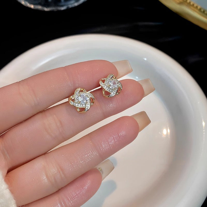 Romanttinen Korvarengas erityisiin hetkiin