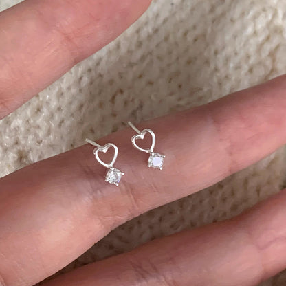 Kaunis Korvarengas ainutlaatuisella tyylillä