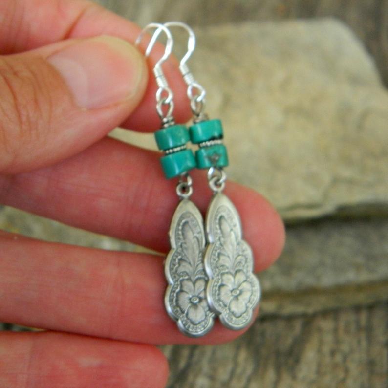 Kaunis Sormus ainutlaatuisella tyylillä