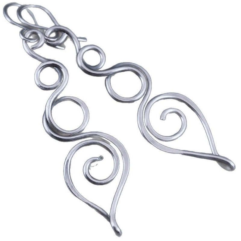 Kaunis Korvarengas ainutlaatuisella tyylillä