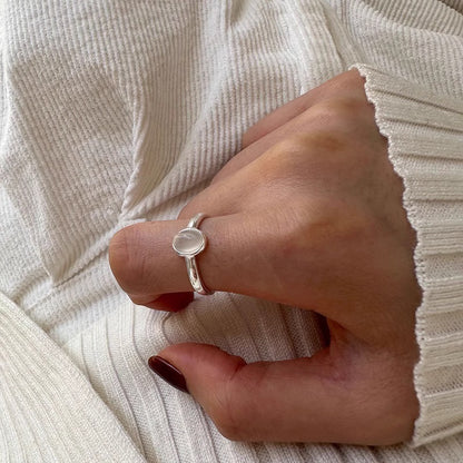 Klassinen Sormus ajattomalla viehätyksellä