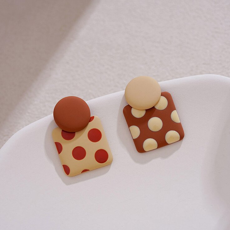 Klassinen Korvarengas ajattomalla viehätyksellä