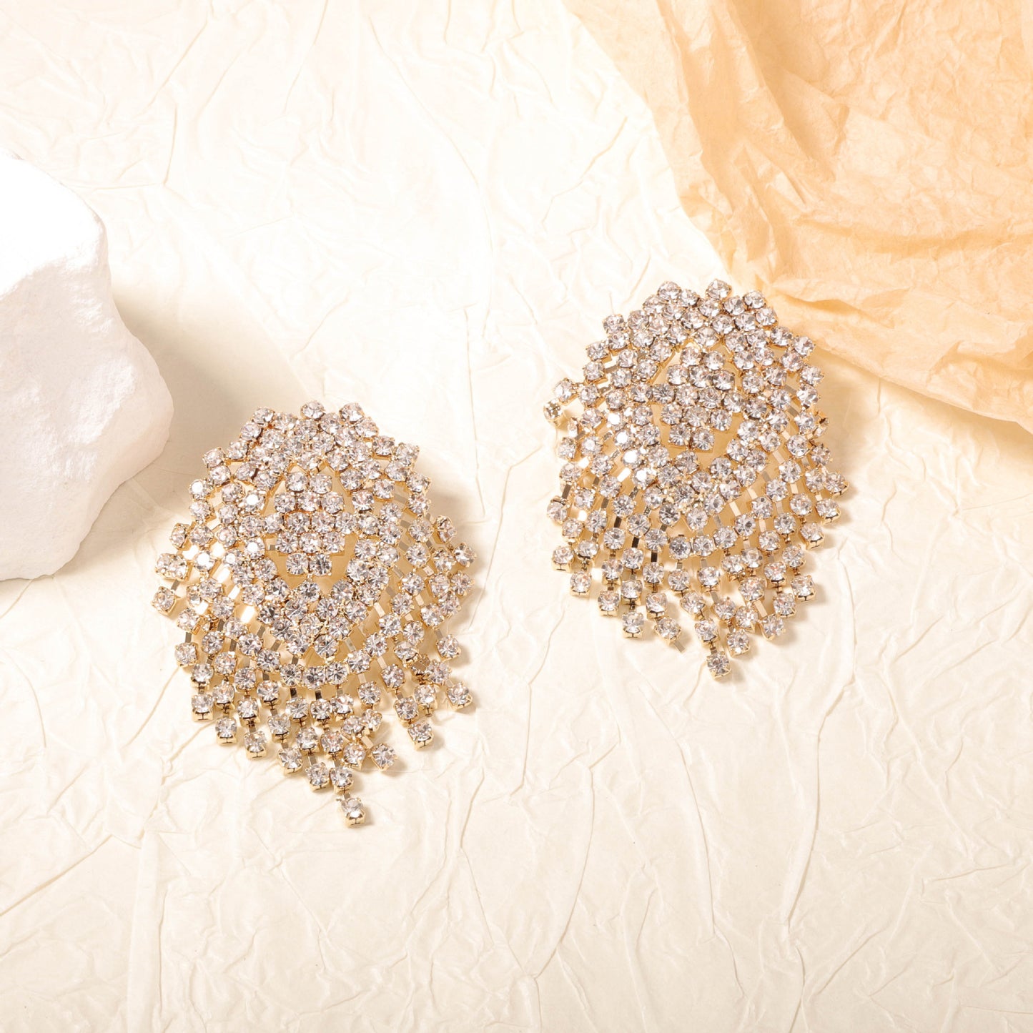 Klassinen Korvarengas ajattomalla viehätyksellä