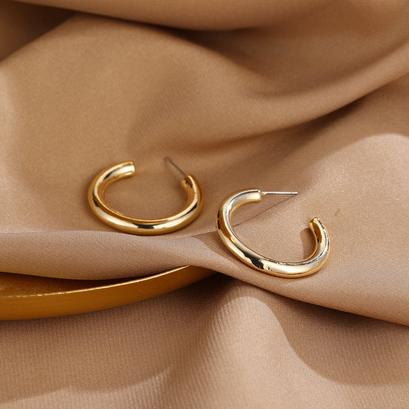 Hurmaava Korvarengas jokaiseen tilaisuuteen