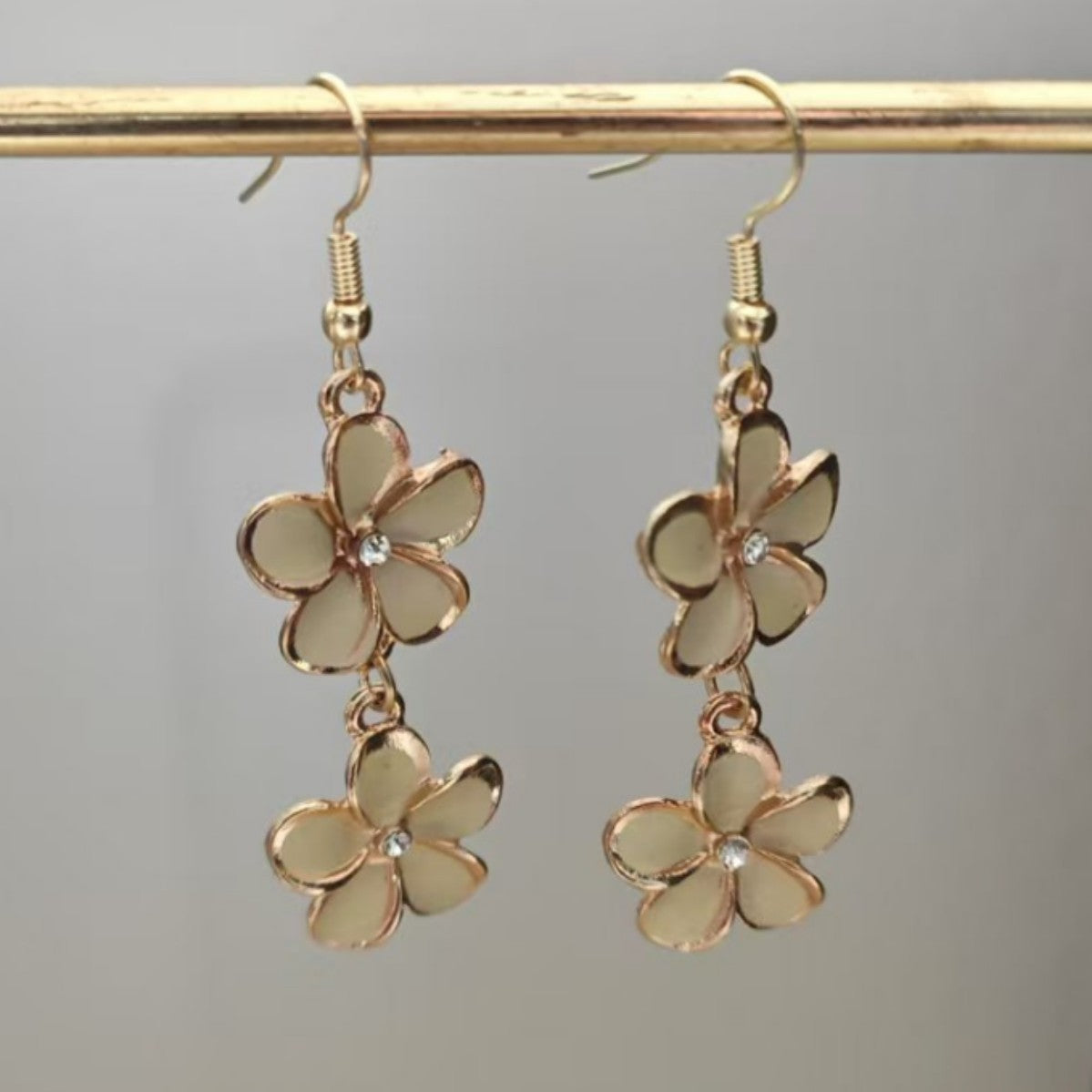 Hurmaava Kulta Sormus jokaiseen tilaisuuteen