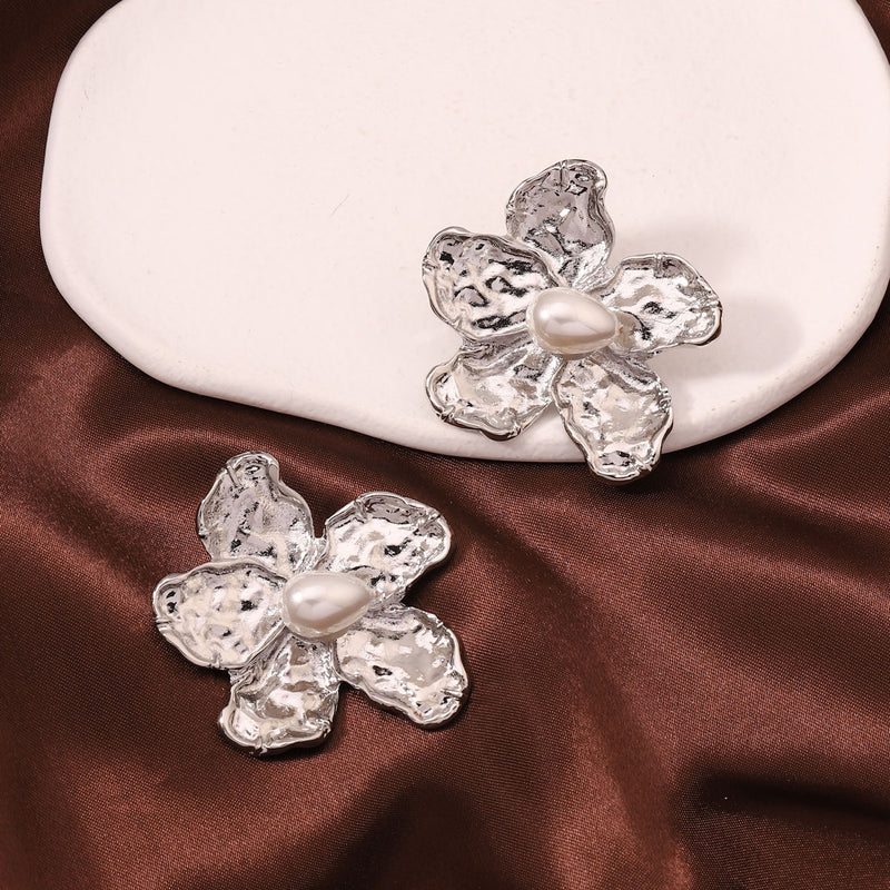 Hurmaava Helmi Korvarengas jokaiseen tilaisuuteen