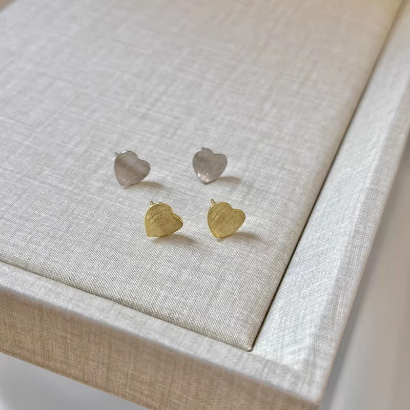 Kaunis Korvarengas ainutlaatuisella tyylillä