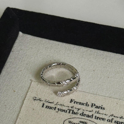 Elegantti Koru jokaiseen tilaisuuteen