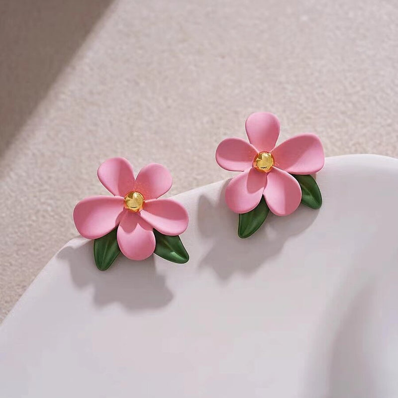 Elegantti Korvarengas jokaiseen tilaisuuteen