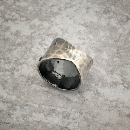 Romanttinen Sormus erityisiin hetkiin