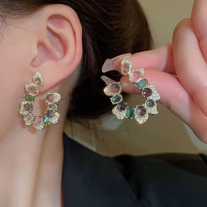 Elegantti Korvarengas jokaiseen tilaisuuteen