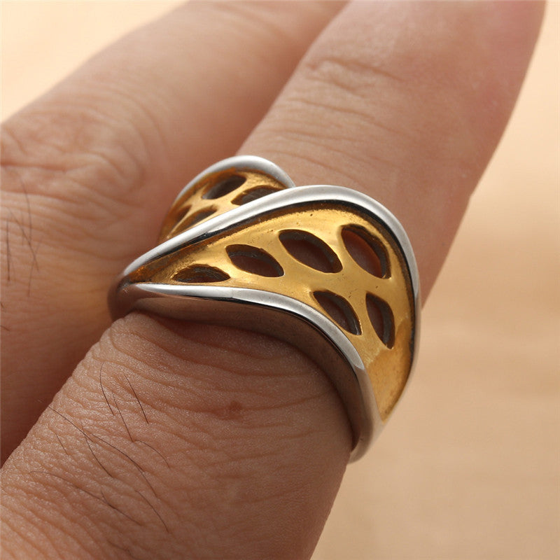 Romanttinen Kulta Sormus erityisiin hetkiin