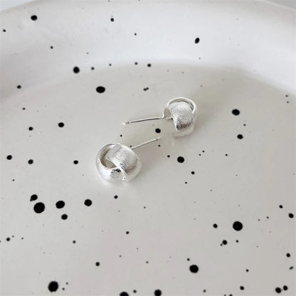 Klassinen Korvarengas ajattomalla viehätyksellä