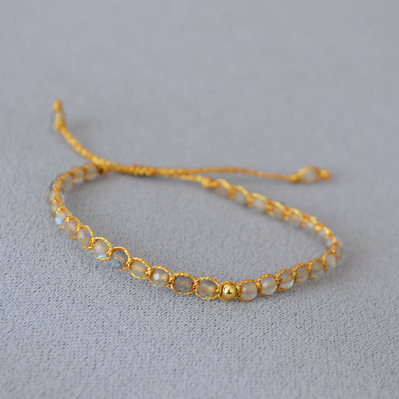 Romanttinen Kulta Rannekoru erityisiin hetkiin