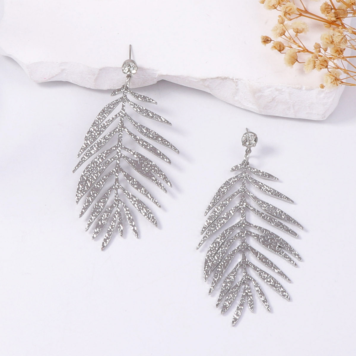 Kaunis Korvarengas ainutlaatuisella tyylillä