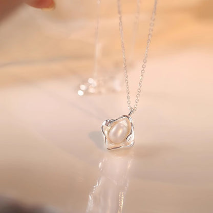 Hurmaava Helmi Kaulakoru jokaiseen tilaisuuteen