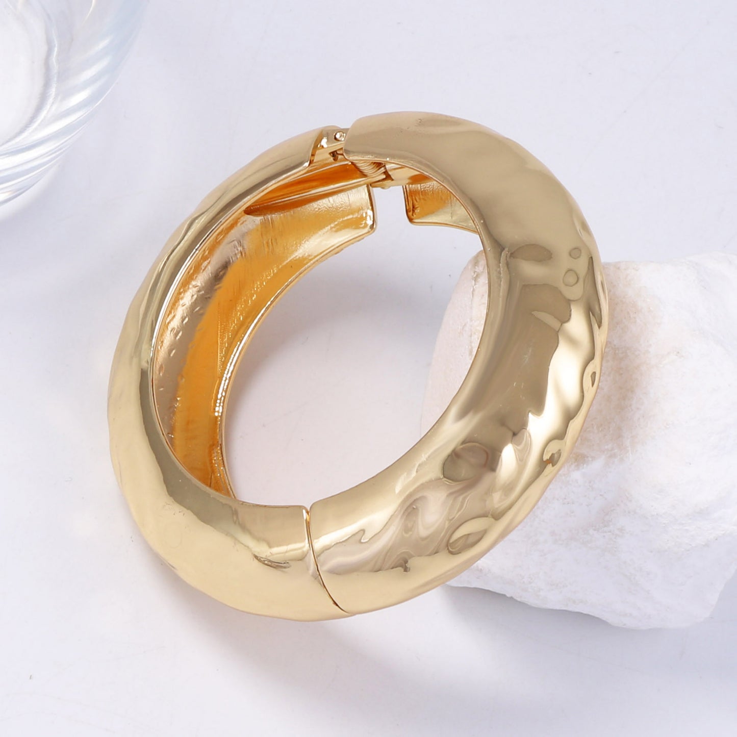 Kaunis Rannekoru ainutlaatuisella tyylillä