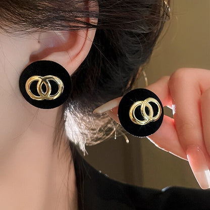 Klassinen Korvarengas ajattomalla viehätyksellä