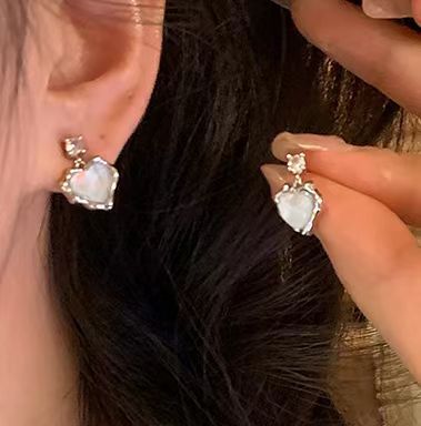 Elegantti Korvarengas jokaiseen tilaisuuteen