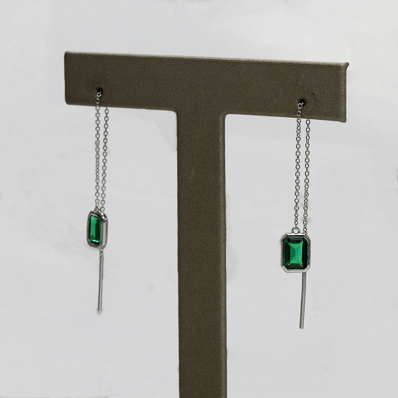 Klassinen Korvarengas ajattomalla viehätyksellä