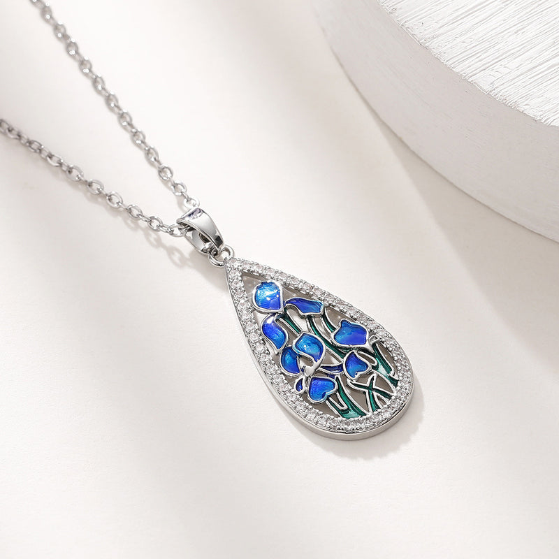 Klassinen Kaulakoru ajattomalla viehätyksellä