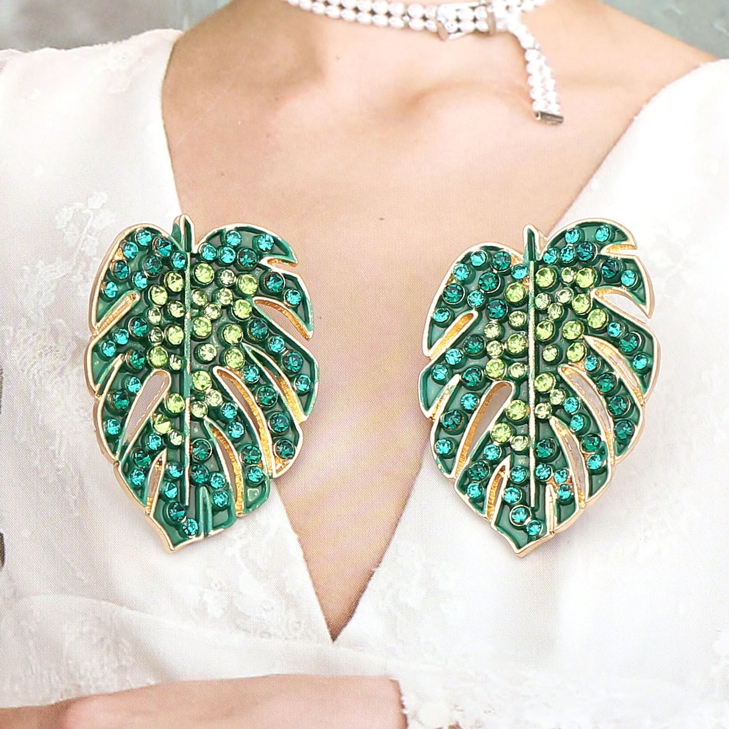 Elegantti Korvarengas jokaiseen tilaisuuteen