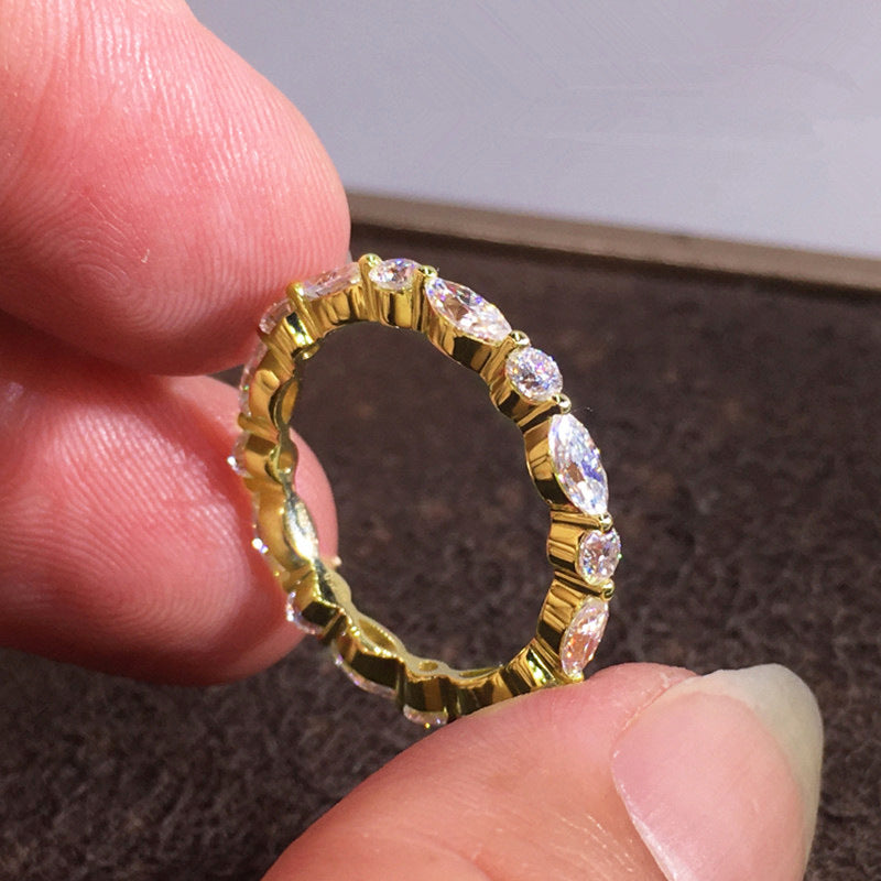 Elegantti Sormus jokaiseen tilaisuuteen