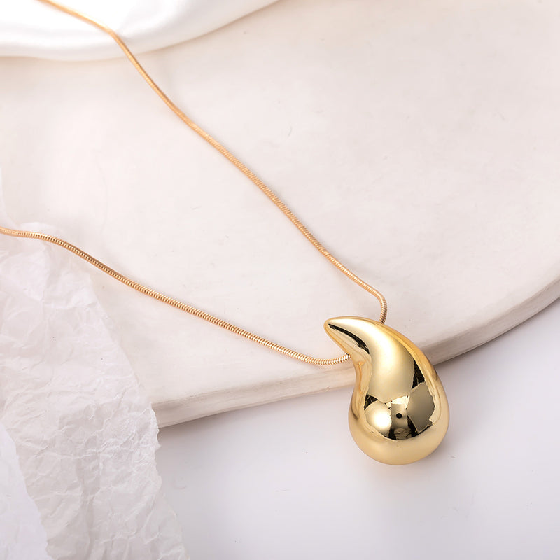 Romanttinen Kulta Kaulakoru erityisiin hetkiin