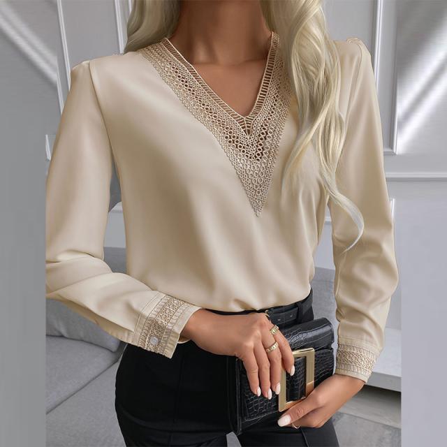 Beautifully Crafted Blouse in a Classic Style