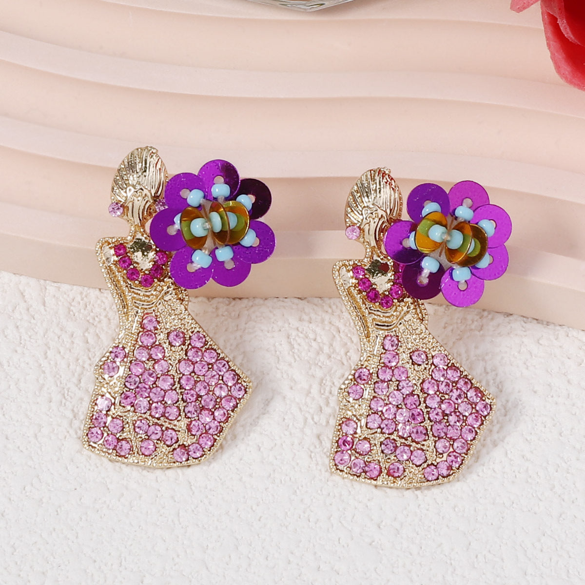 Elegantti Helmi Korvarengas jokaiseen tilaisuuteen