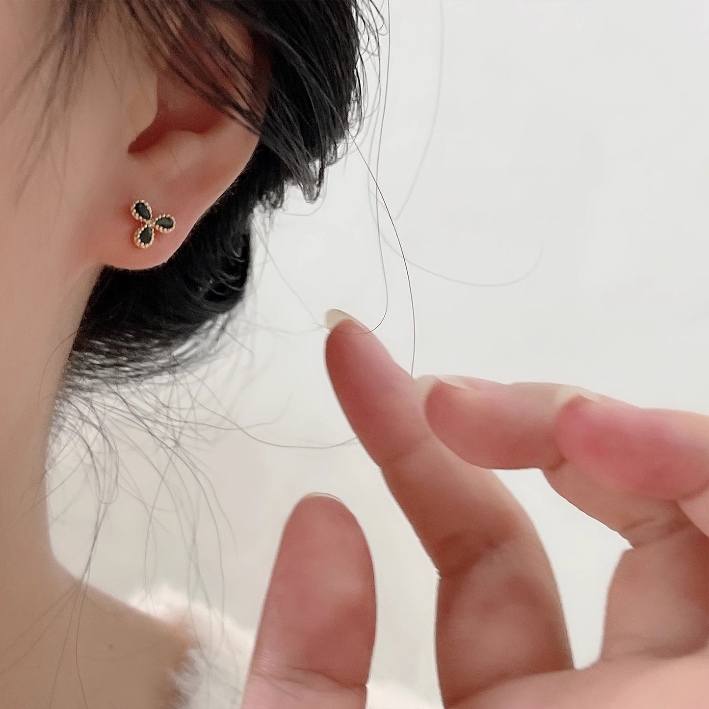 Kaunis Korvarengas ainutlaatuisella tyylillä