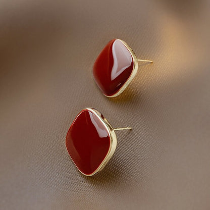 Hurmaava Korvarengas jokaiseen tilaisuuteen