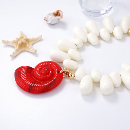 Klassinen Kaulakoru ajattomalla viehätyksellä