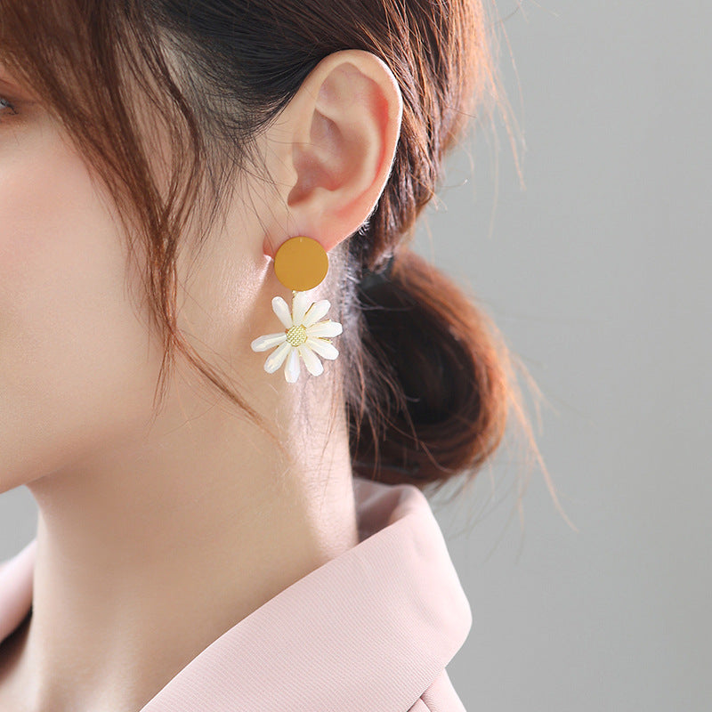 Elegantti Hopea Korvarengas jokaiseen tilaisuuteen