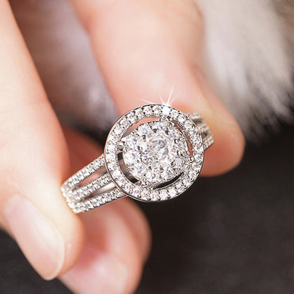 Klassinen Sormus ajattomalla viehätyksellä